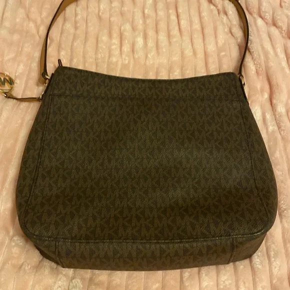 Michael Kors bag - Picture 5 of 8